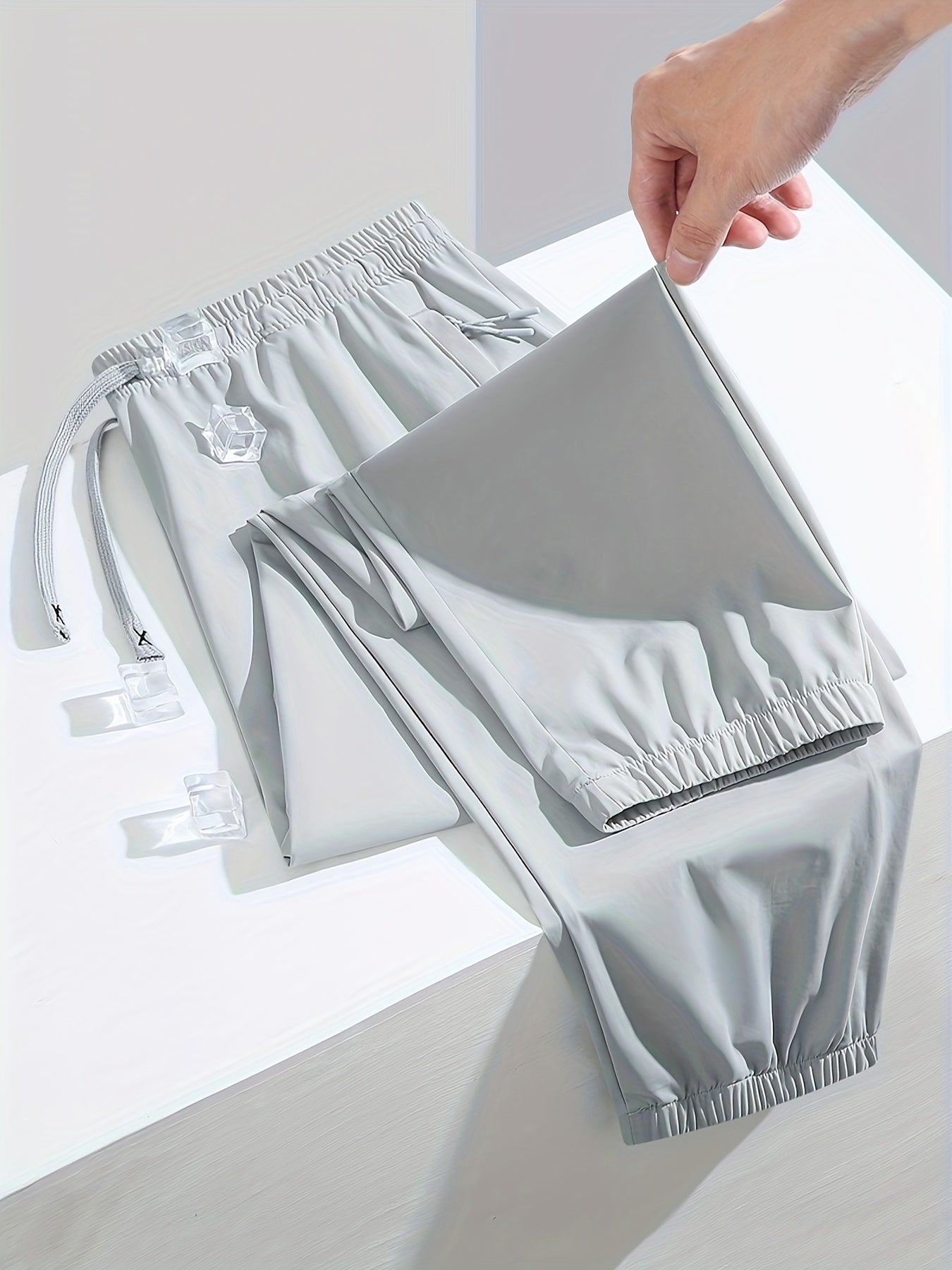 Women's Fashion Casual Pants, Cool and Soft Against the Skin, Breathable and Non-stuffy, Made with Nylon and Spandex Fabric, Fabric Weight 150, Machine Washable but Not Dry Cleanable, Elastic Cuff Design, Stylish Pocket Design for Convenience