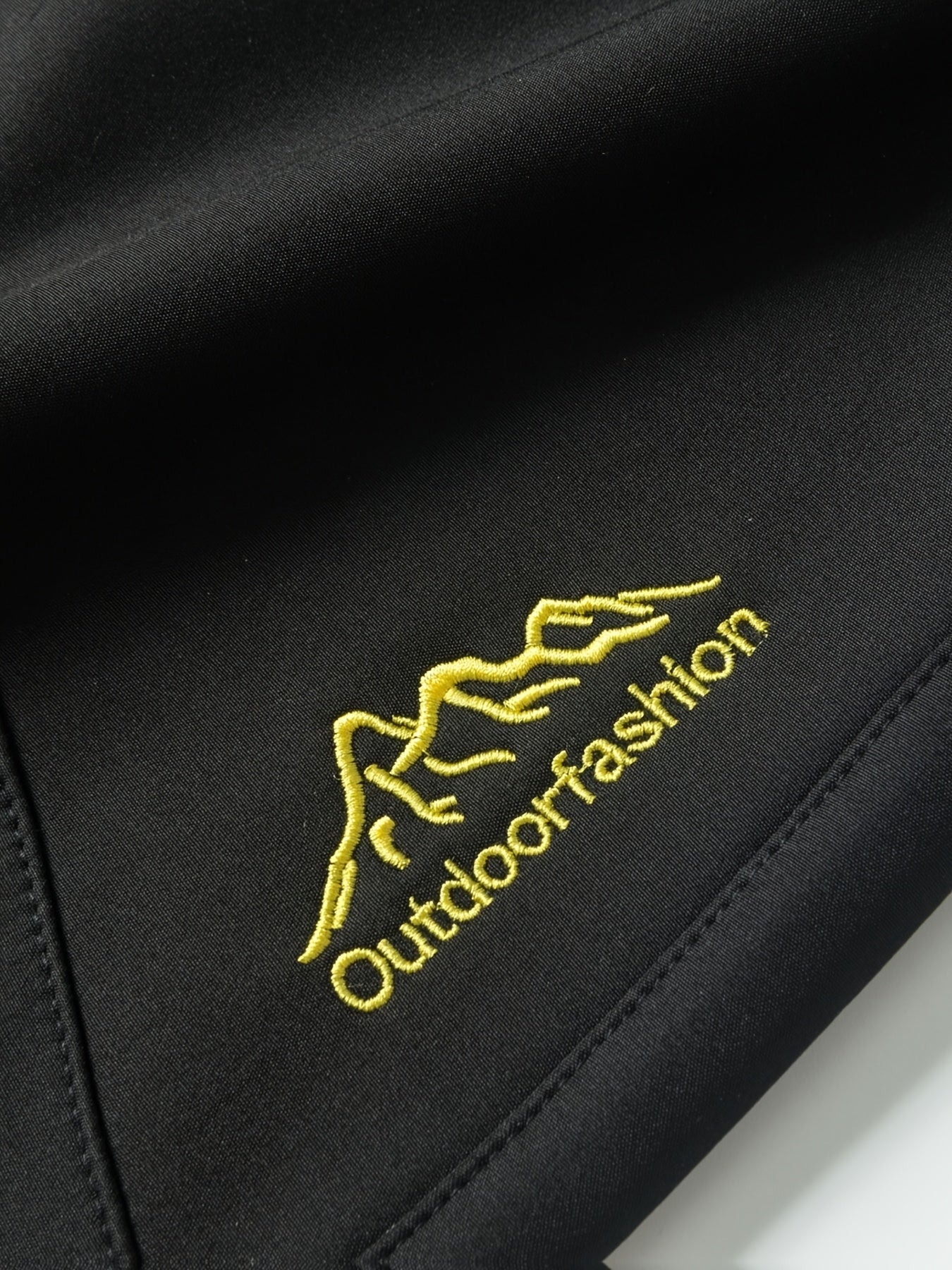 Fashionable Women'S Fleece Outdoor Long Pants, Suitable for Outdoor Activities And Fitness, Featuring Embroidered Patterns, Ideal for Daily Wear in Winter, Equipped with Two Zippered Pockets, Thickened Outdoor Hiking Pants, Soft Shell Long Trousers